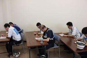 学科試験中①